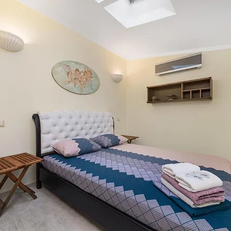 Classical Deribasivska 3-Bedrooms Apartment Odesa Exterior photo