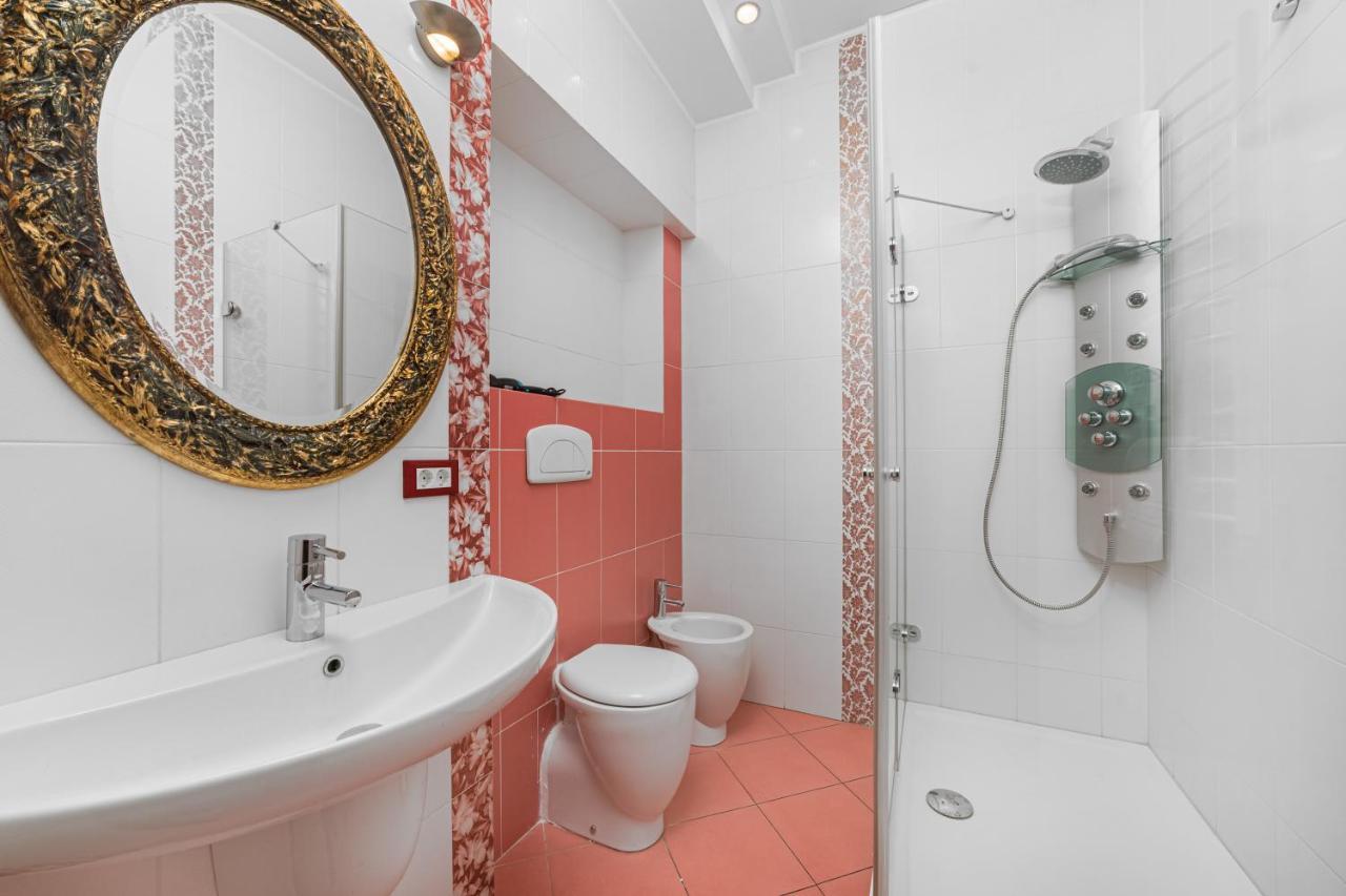 Classical Deribasivska 3-bedrooms